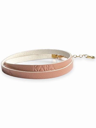 Bracelet souple en cuir de pomme rose blush finition inox or Kara x Sanana automne 2023 Kara Bijoux