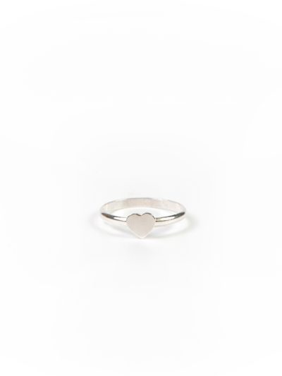 Bague délicate lisse en argent sterling avec coeur lisse Lovely 3 hiver 2024 Kara Bijoux